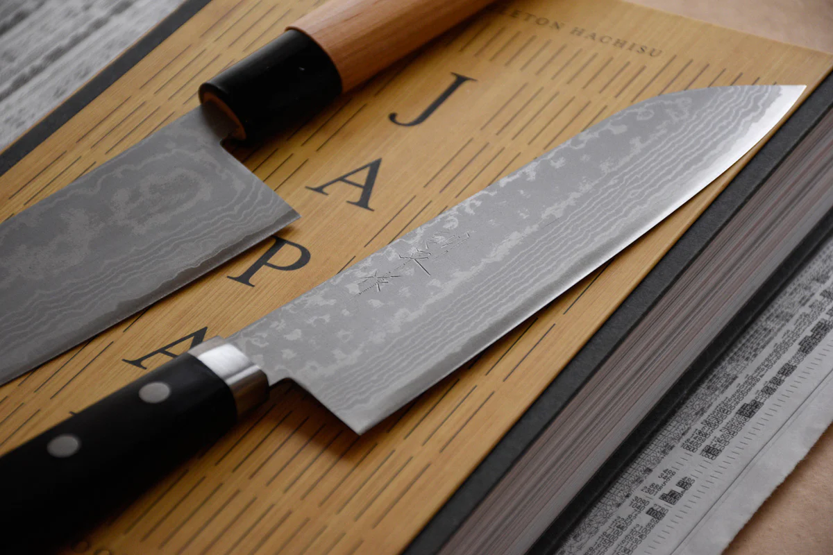 Etsu Village Damascus Santoku Black 170mm (6.7") - Image 6