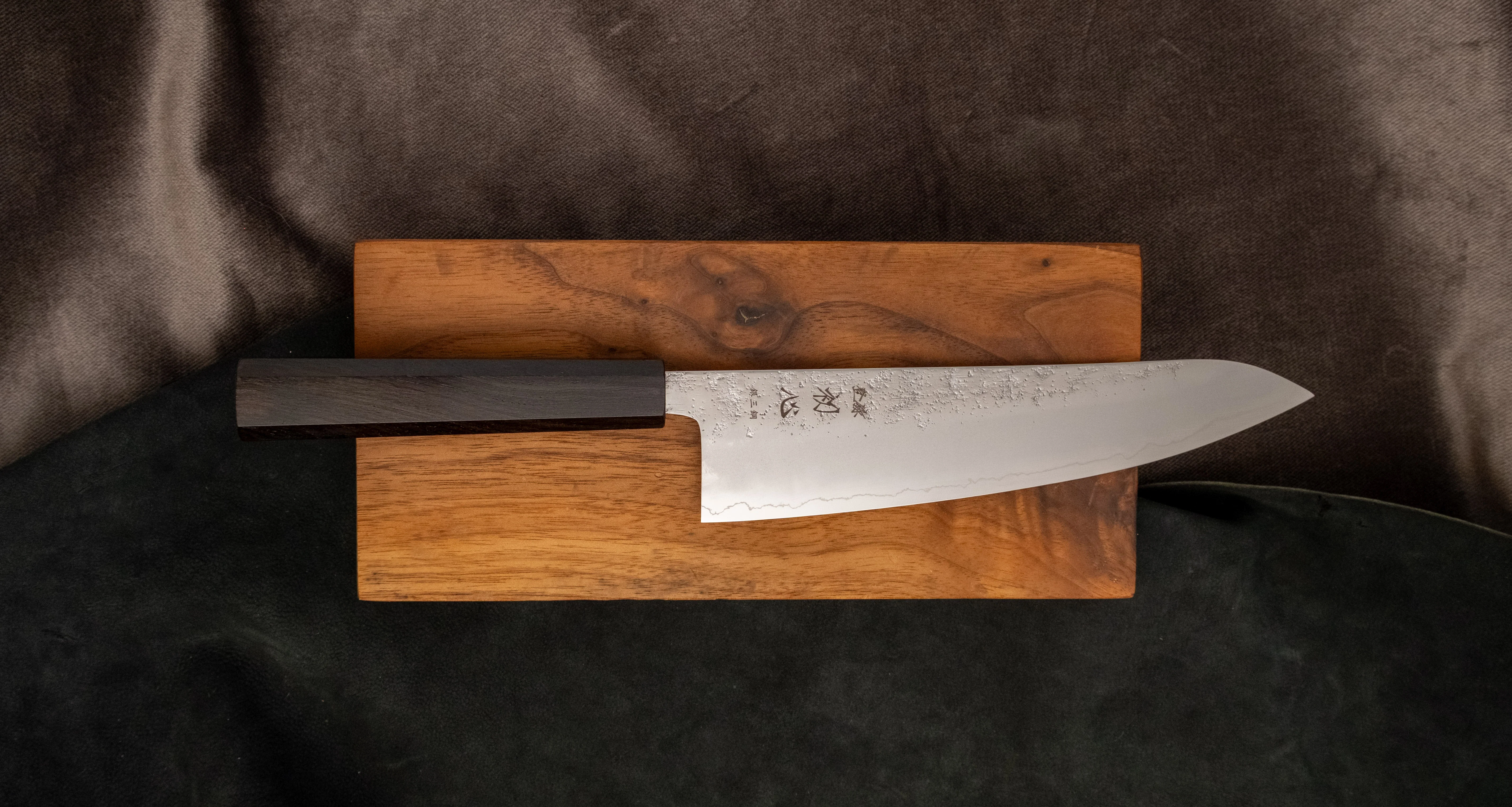 Hatsukokoro Ginrei Gyuto Ginsanko Nashiji Ebony 210mm (8.3") - Image 4