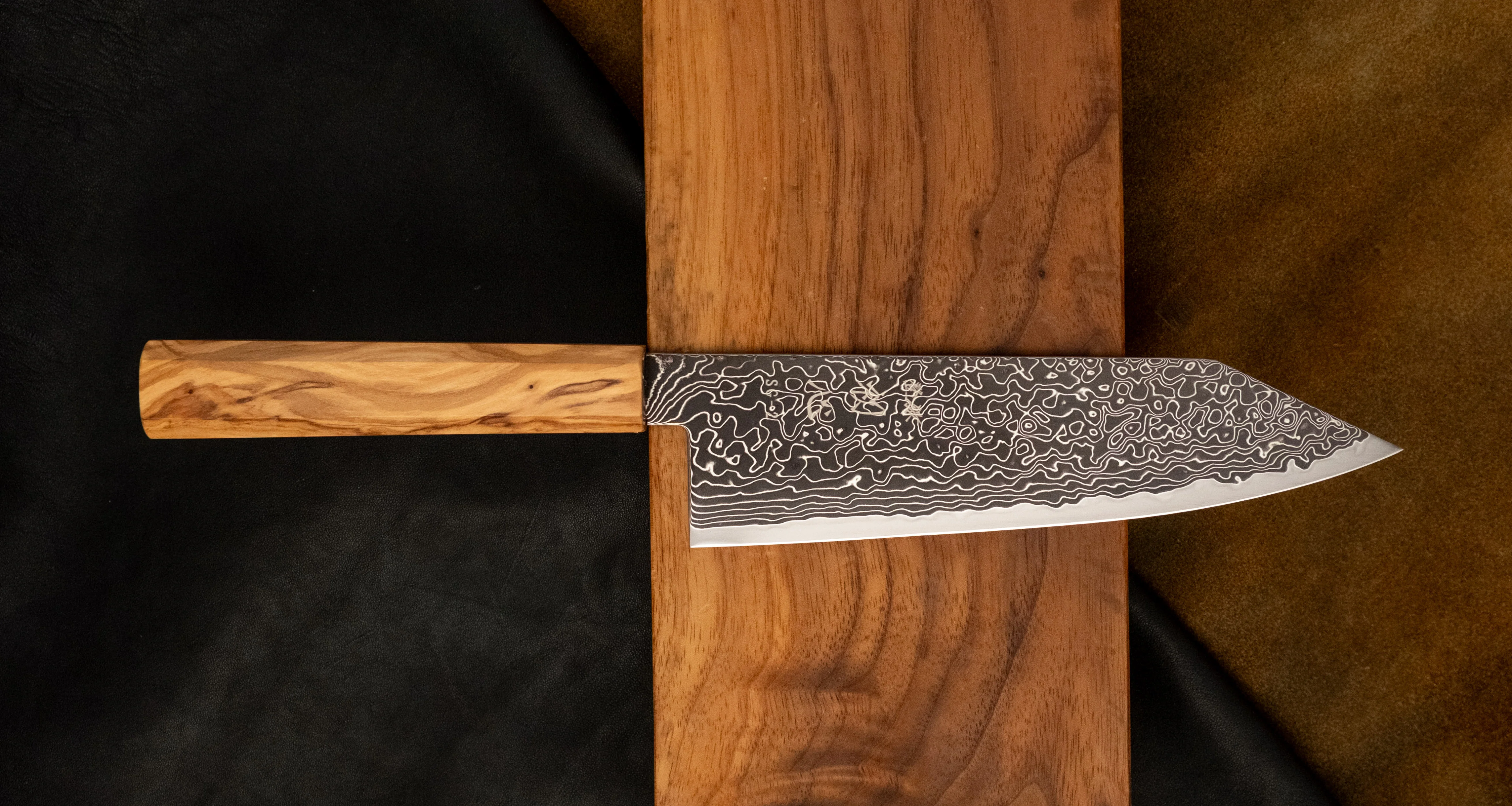 Hatsukokoro Mercury Bunka Kurozome Damascus 180mm (7.1") [Mono Olivewood] - Image 4