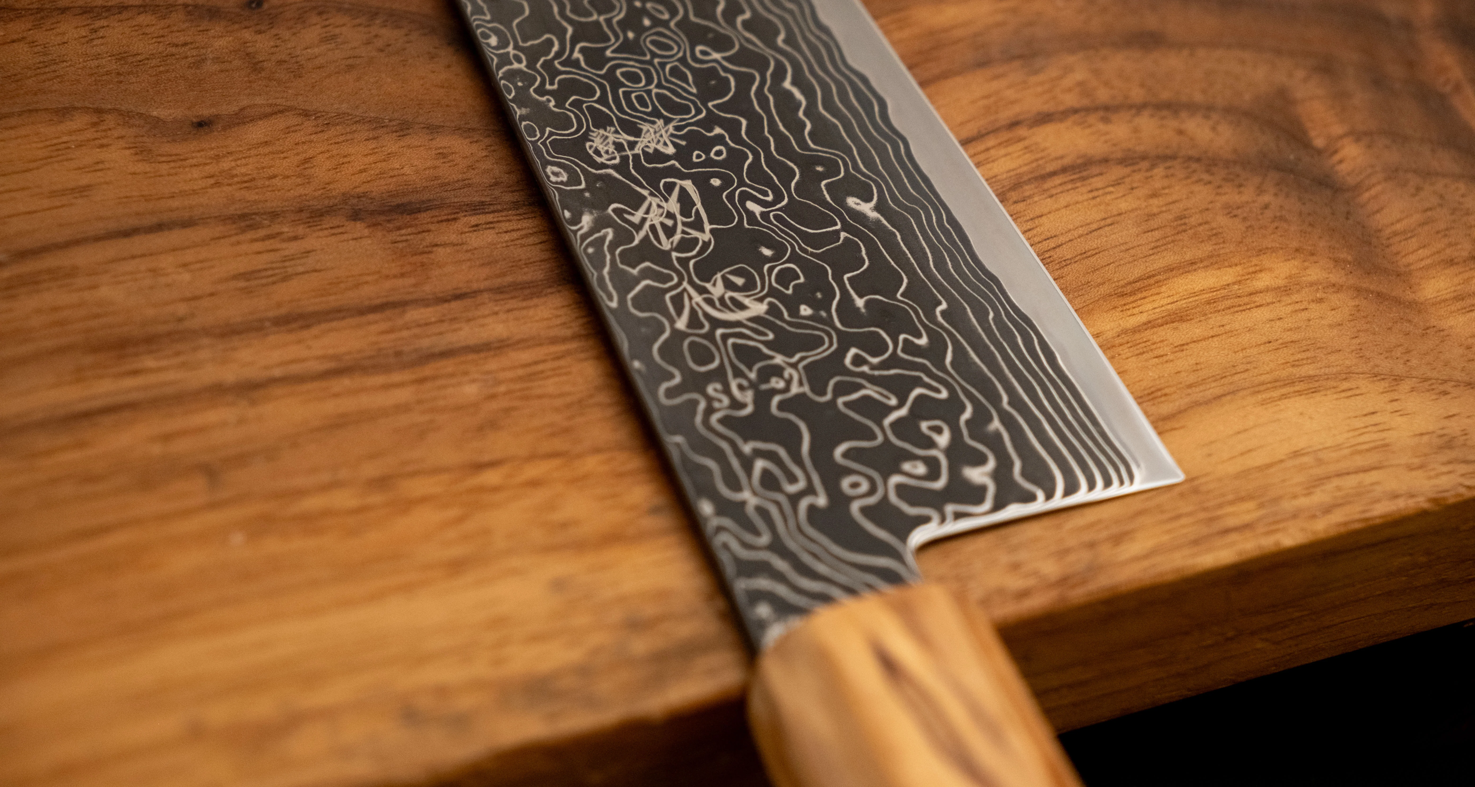 Hatsukokoro Mercury Bunka Kurozome Damascus 180mm (7.1") [Mono Olivewood] - Image 5
