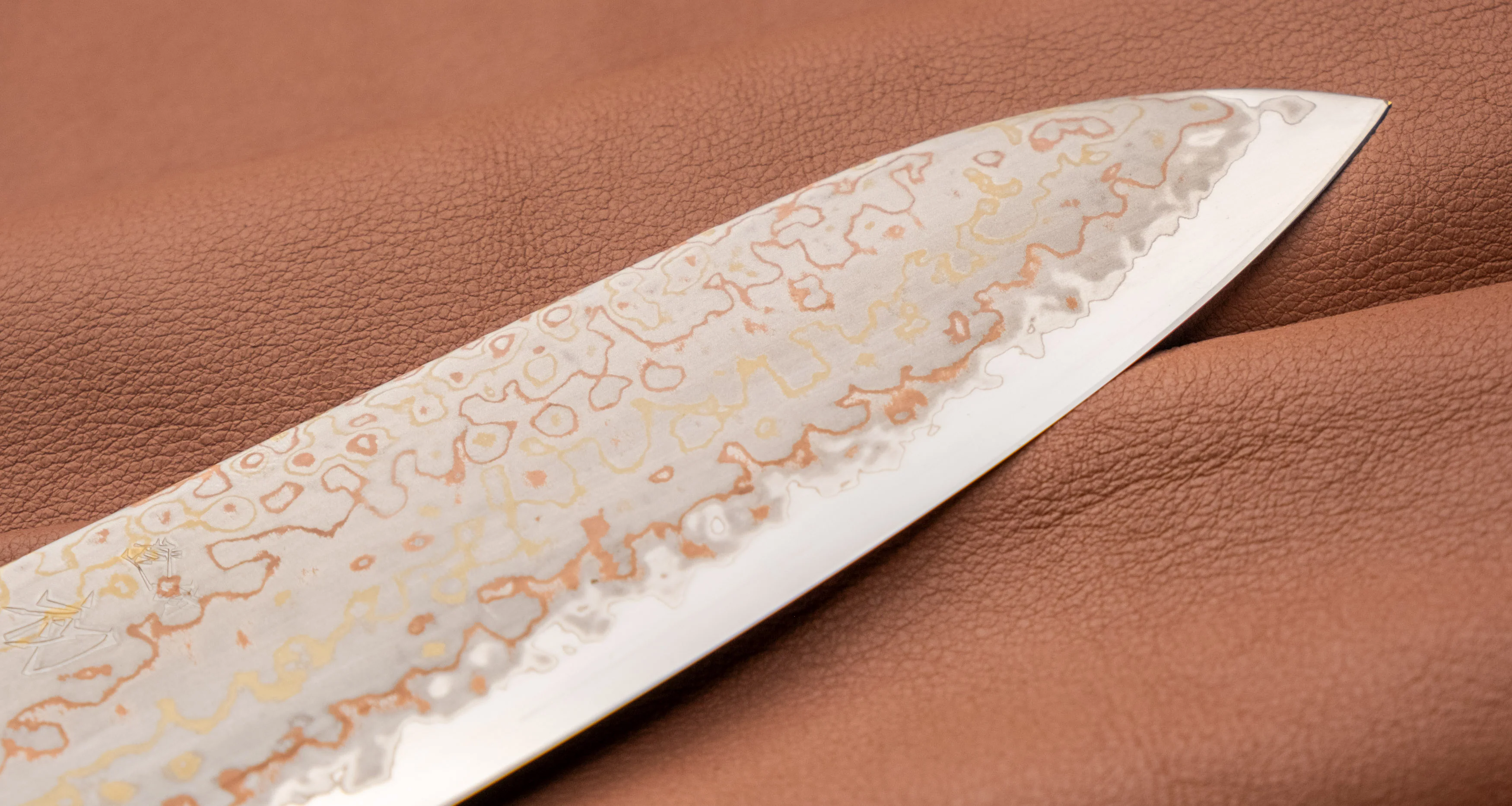 Hayabusa Gyuto Aogami #2 Rainbow Damascus 210mm (8.3") - Image 7