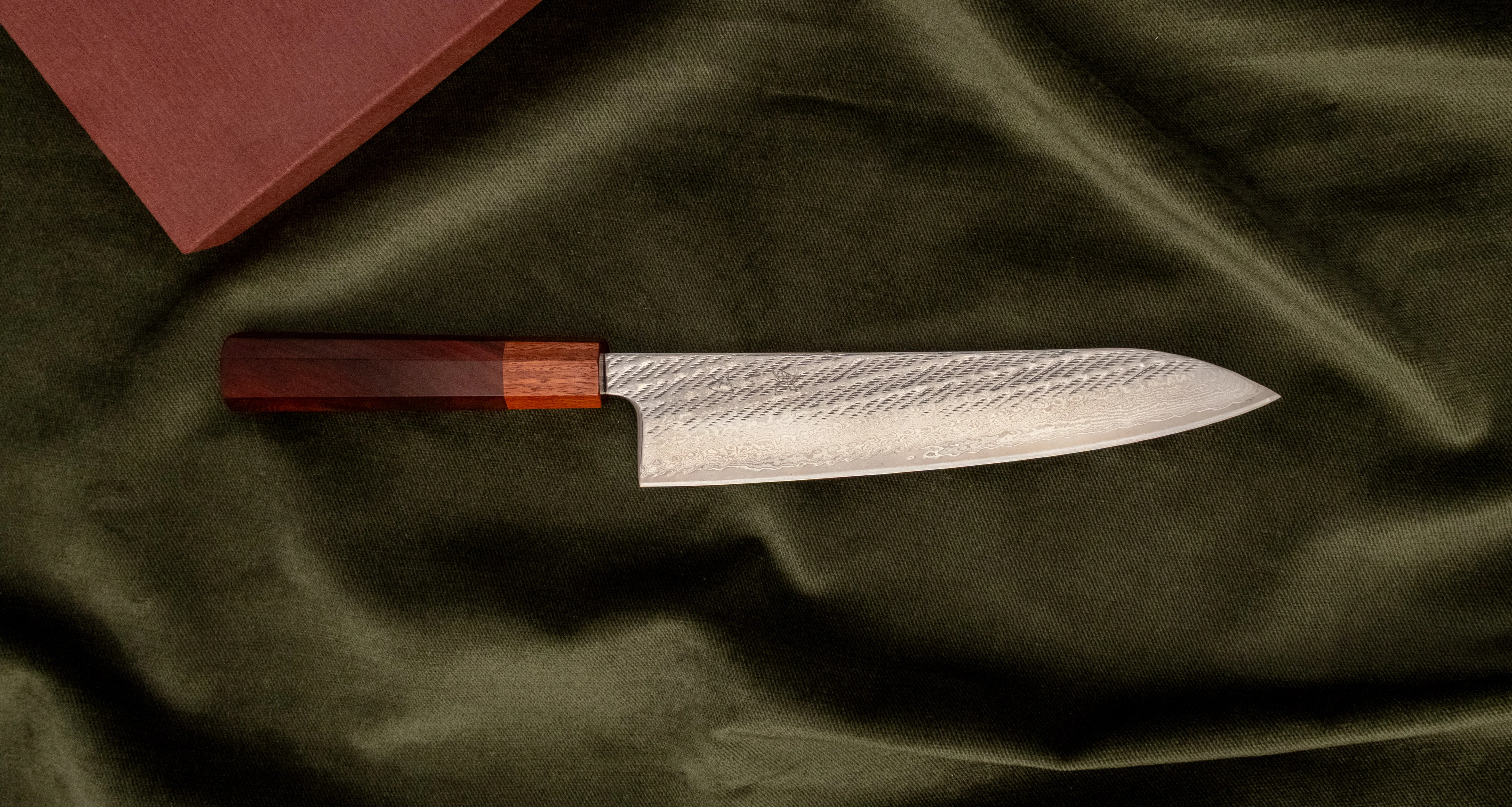 Hokiyama Gyuto Ginsanko Nawame Damascus 210mm (8.3") [Kaotan/Rosewood] - Image 4