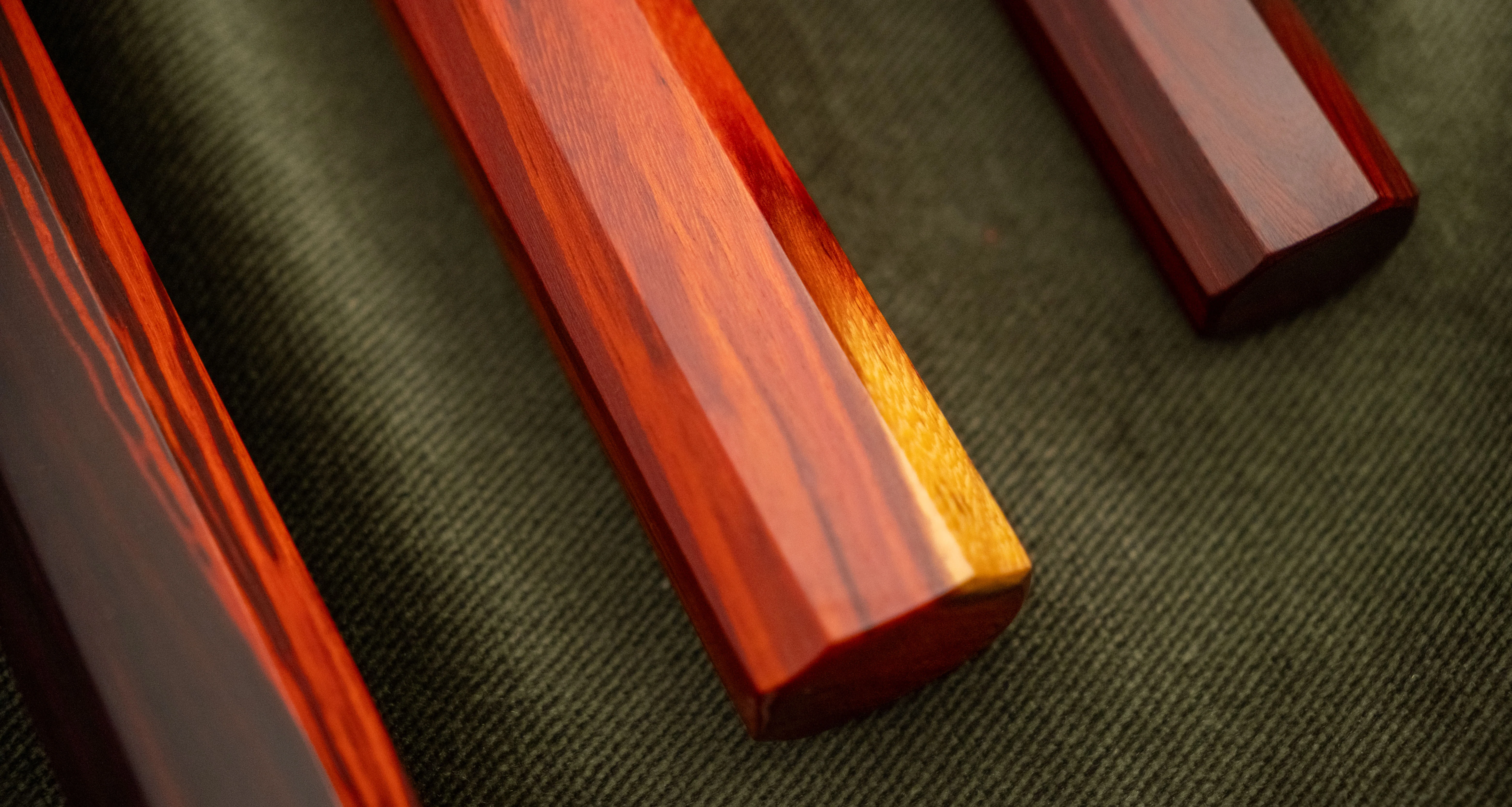 Hokiyama Petty Ginsanko Nawame Damascus 135mm (5.3") [Kaotan/Rosewood] - Image 12