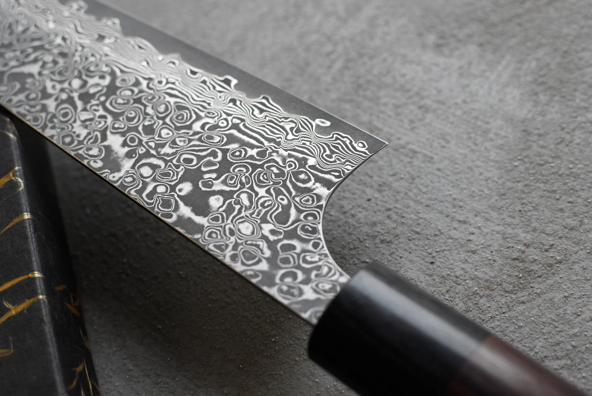 Kato Gyuto VG-10 Nickel Damascus 210mm [Rosewood] (8.3") - Image 3