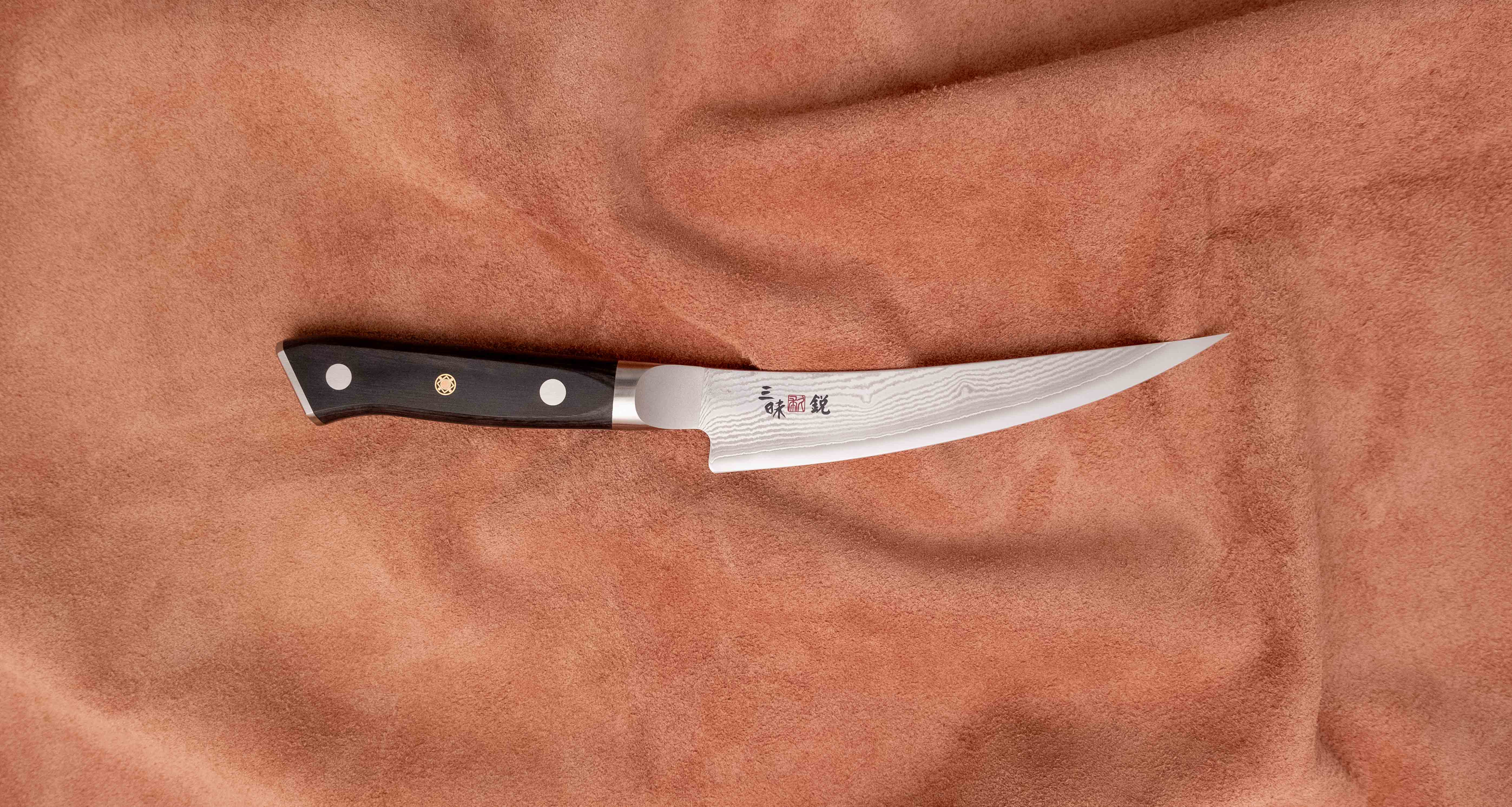 Mcusta Boning VG-10 Black Damascus 165mm (6.5") - Image 8
