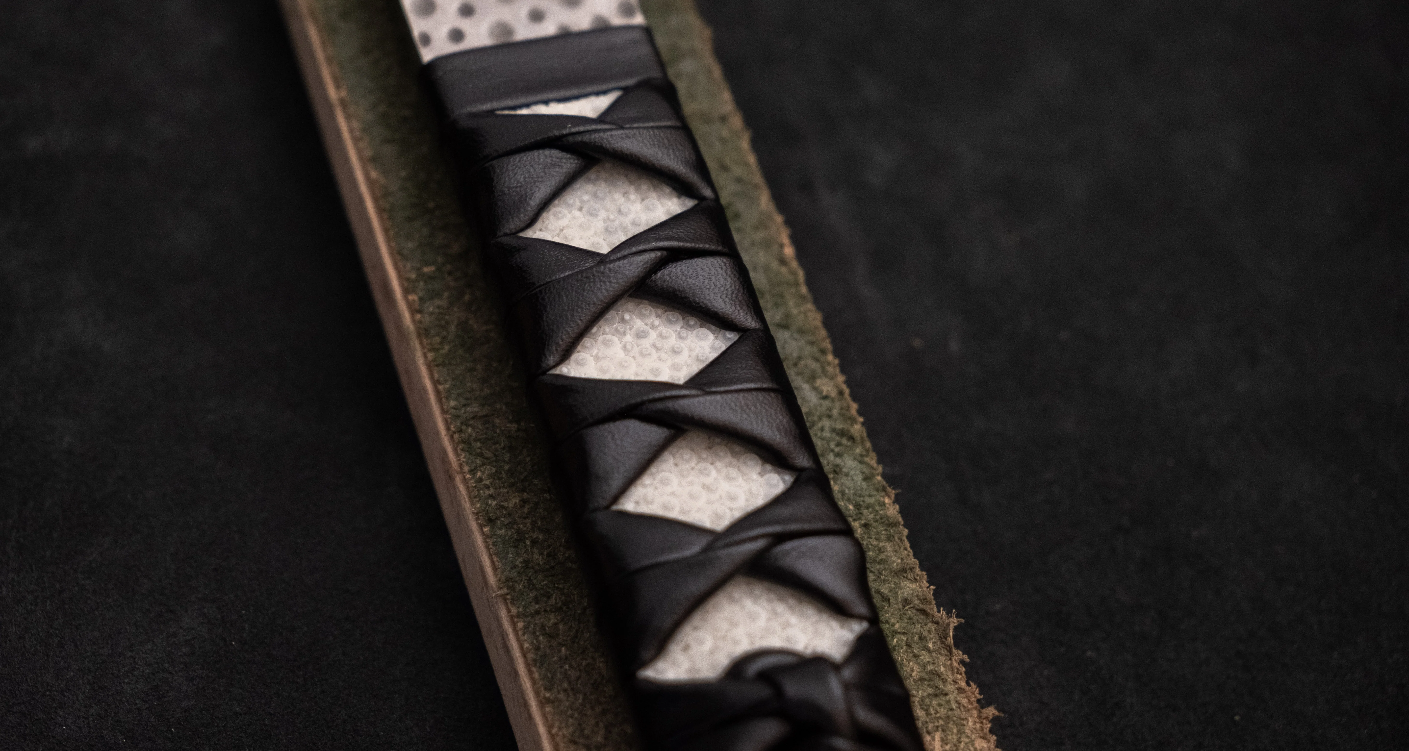 Mcusta Tanto SPG2/R2 Damascus - Fixed Japanese Knife [MC-0242GD] - Image 6