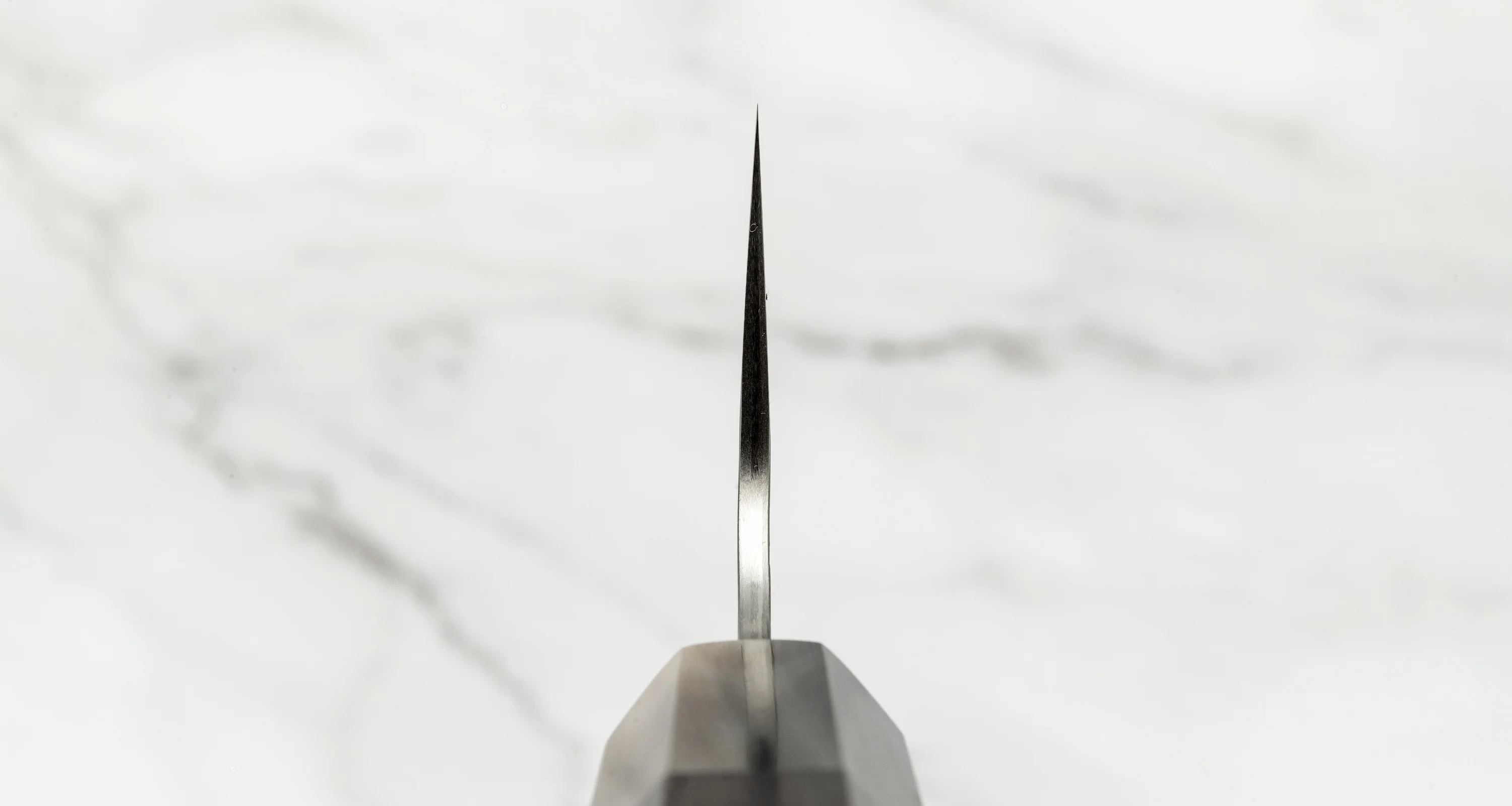 Nigara Santoku STRIX Damascus Tsuchime Wa Rosewood 180mm (7.1") - Image 3