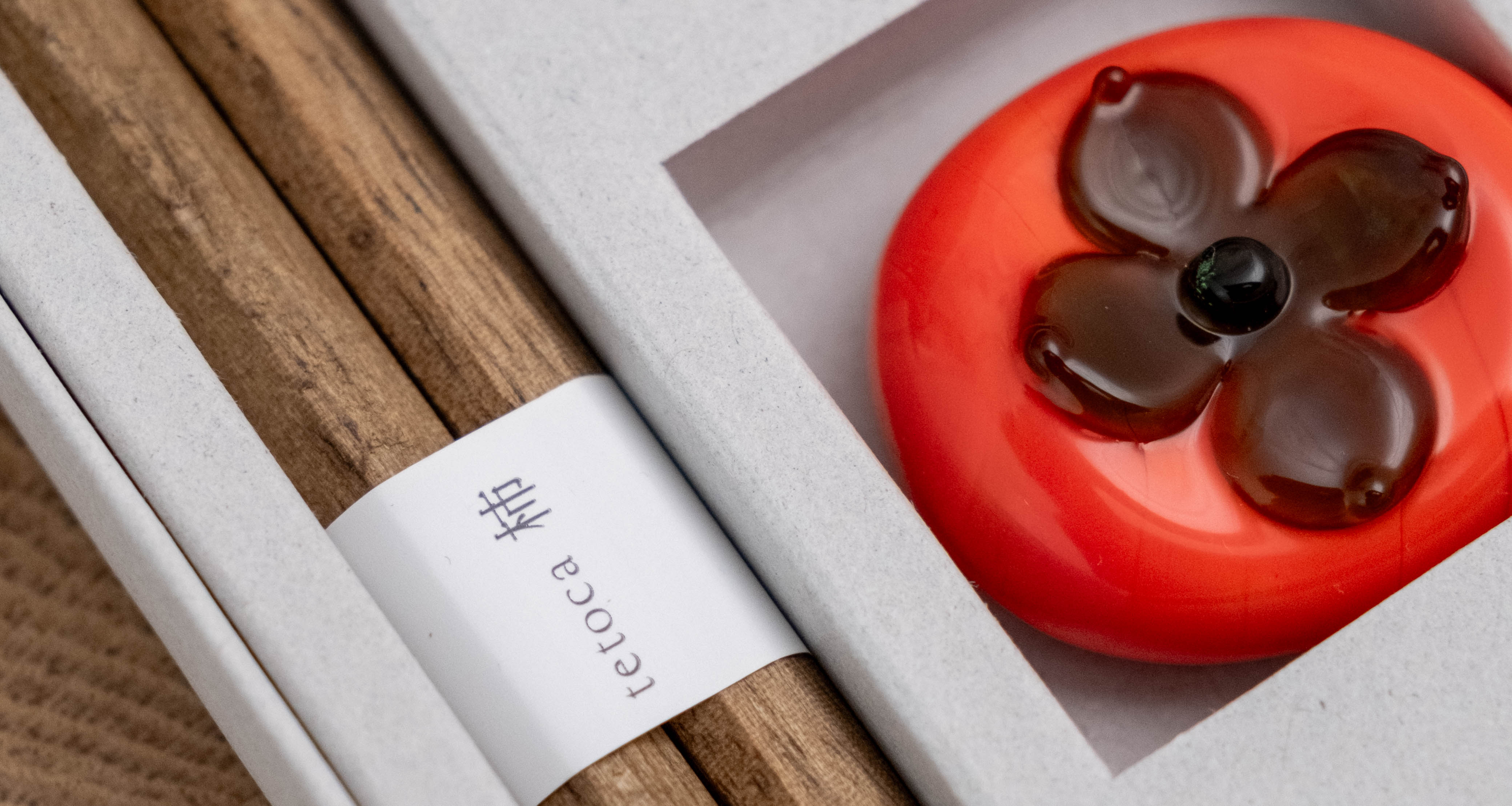 Tetoca Persimmon and Olive Wood Chopstick Gift Set - Image 5