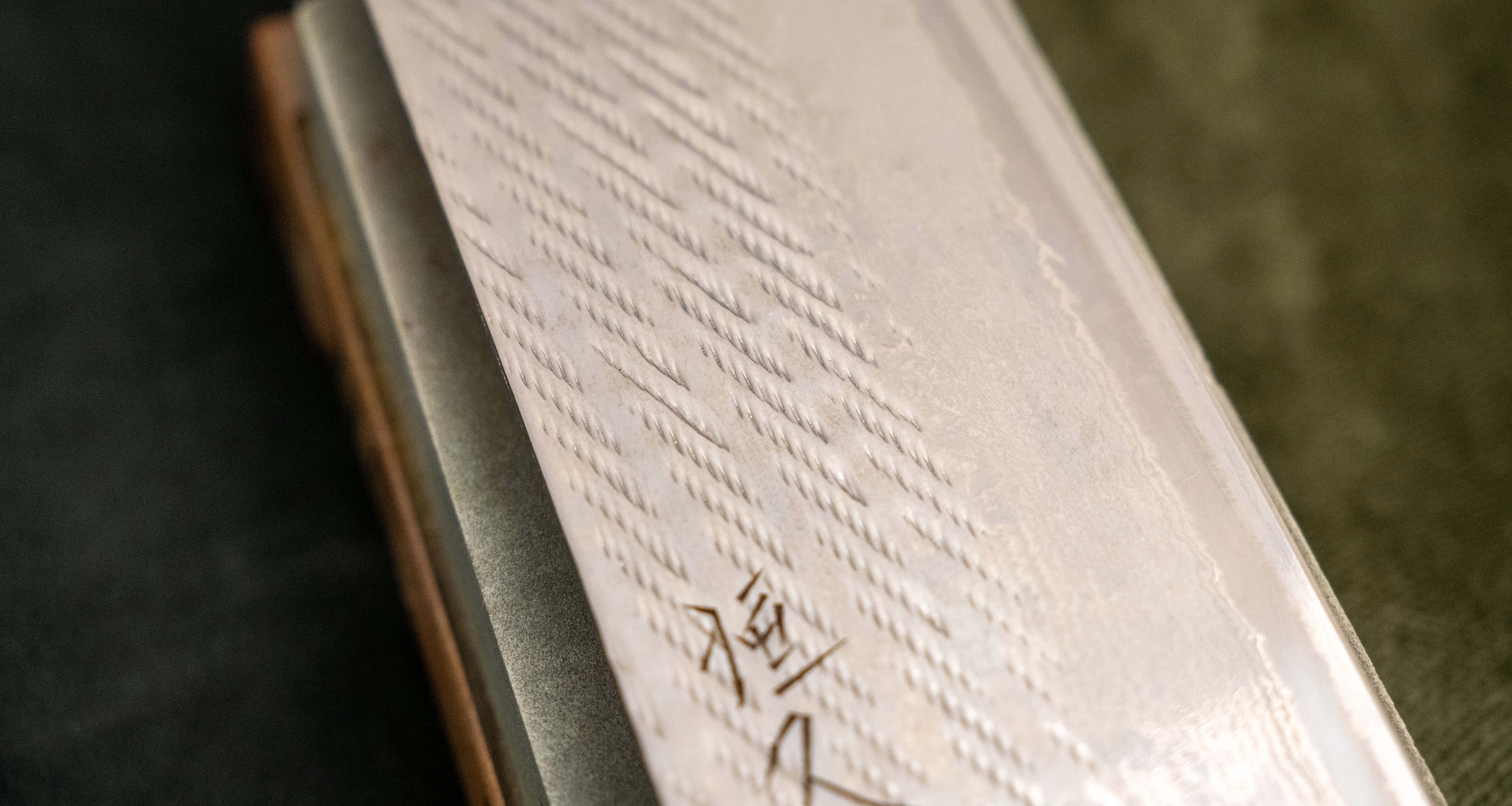 Tsunehisa Nakiri Ginsanko Nawame Damascus 165mm (6.5") - Image 7
