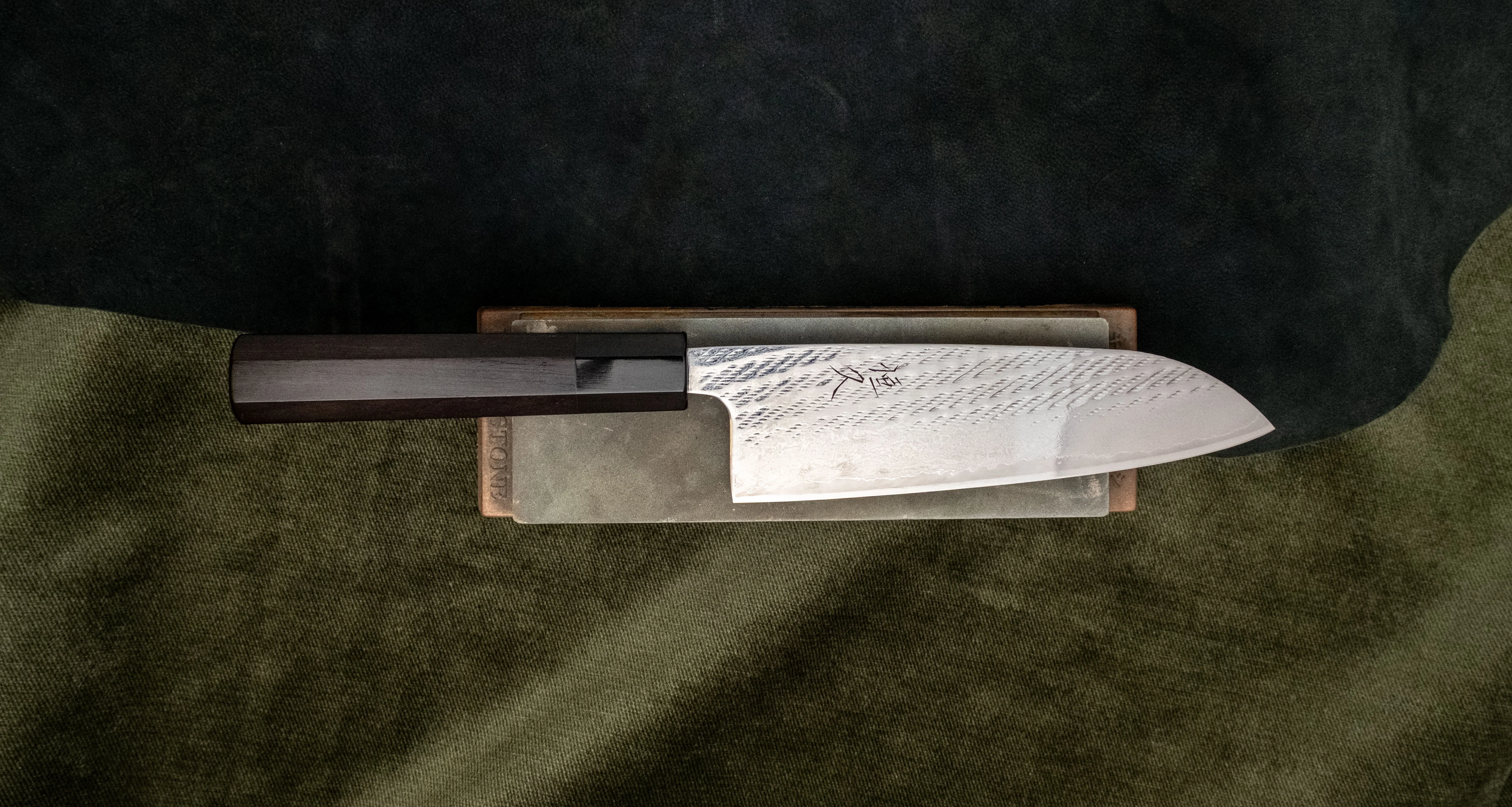Tsunehisa Santoku Ginsanko Nawame Damascus 170mm (6.7") - Image 4