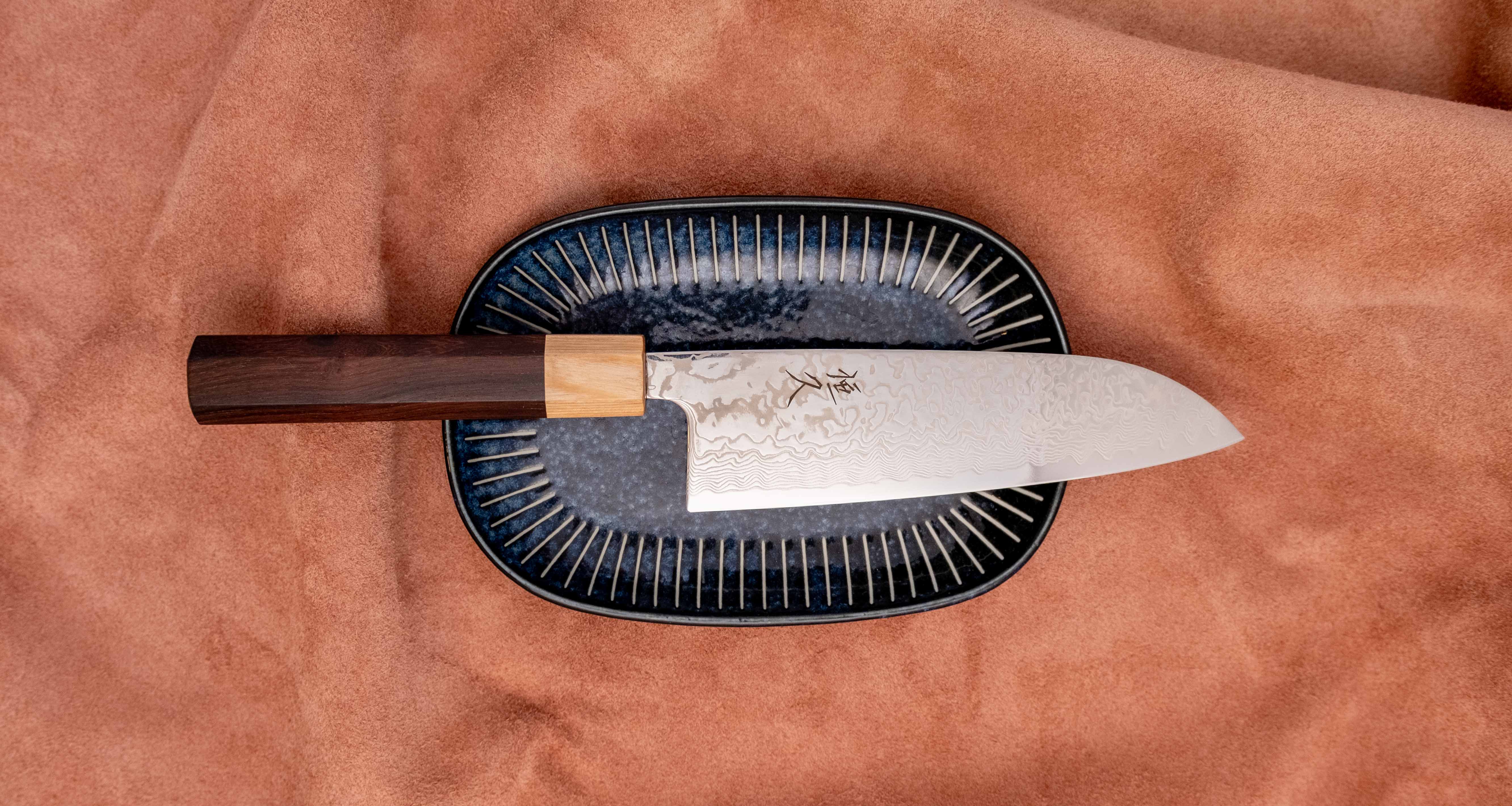 Tsunehisa Santoku SLD Damascus 165mm (6.5") [Rosewood-Cedar] - Image 8